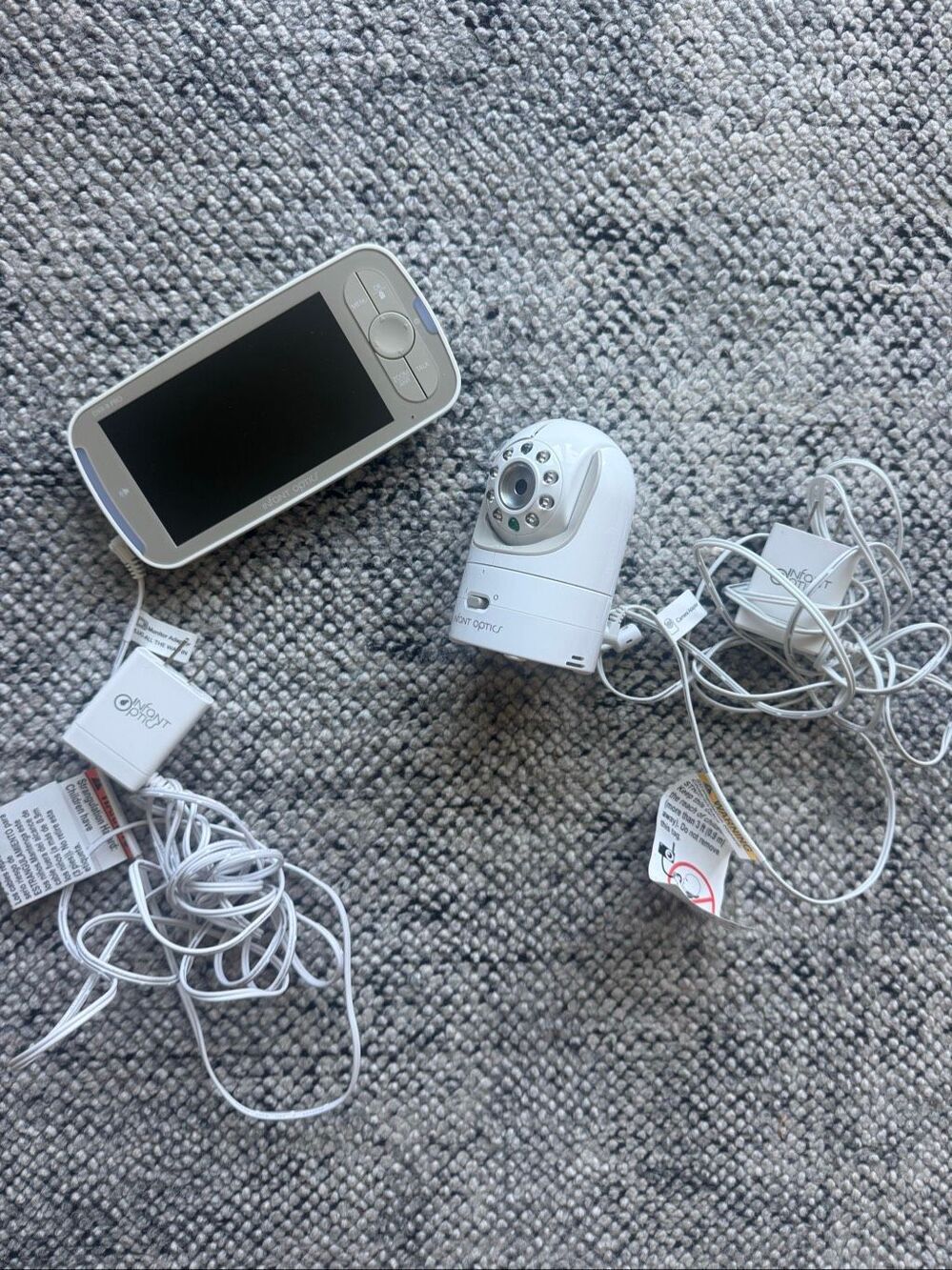 Infant Optics DXR-8 Pro Video Baby Monitor + Camera & Chargers